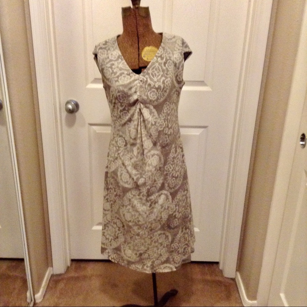 Jones New York Petites Gray/White Sleeveless Dress